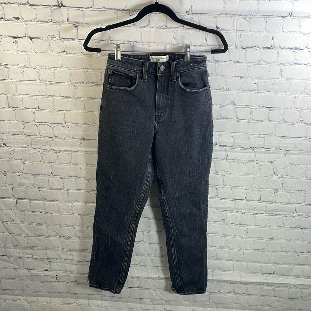 Abercrombie & Fitch Curve Love Mom High Rise Jeans